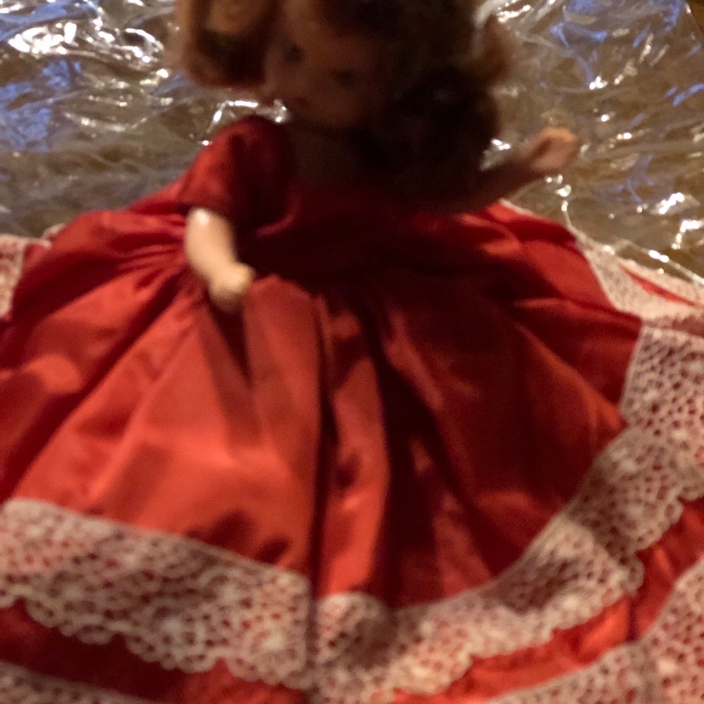 DOLLS - Picture 4 of 7